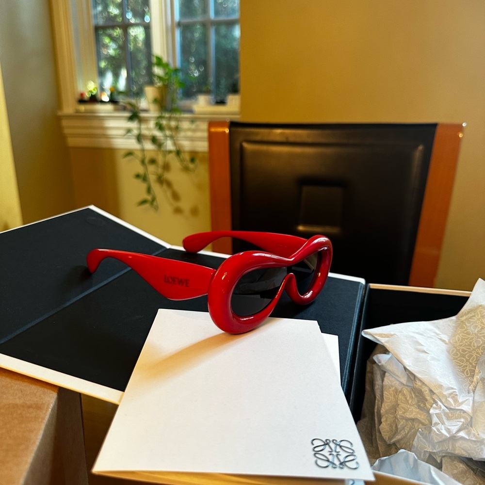 Loewe Bold Red Oval Sunglasses - Picture 4 of 5
